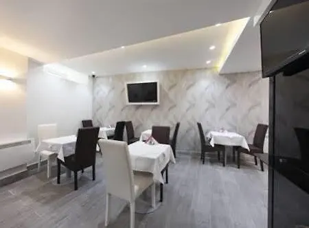 Motel One 3*